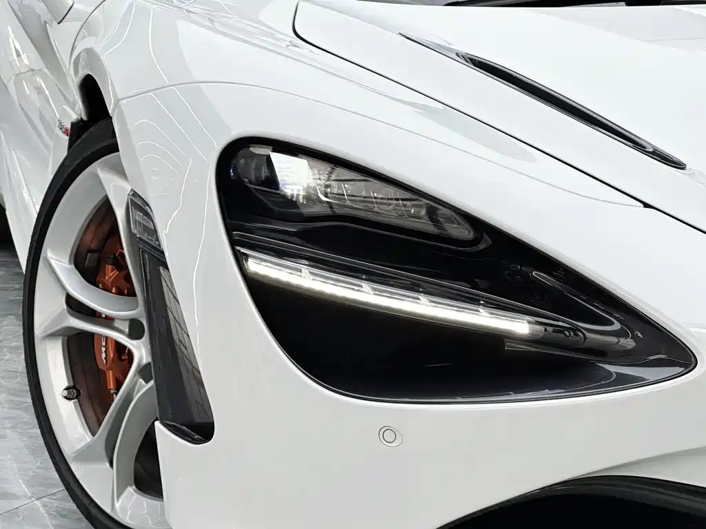 McLaren 720S 2020 — фото 12