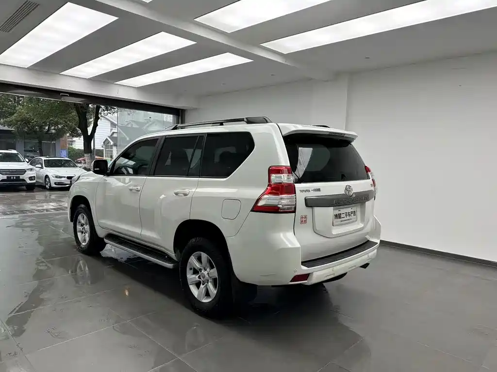 Toyota Prado 2017 — фото 7