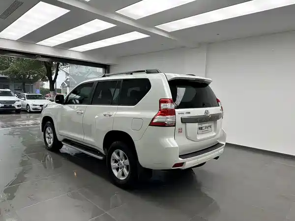 Toyota Prado 2016