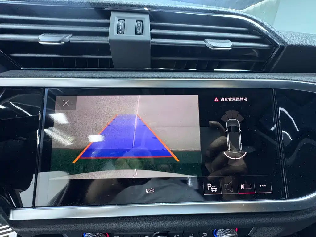 Audi Q3 2023 — фото 17