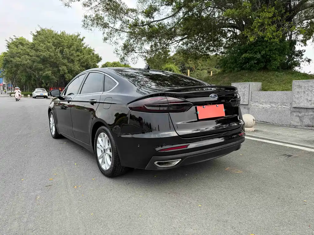 Ford Mondeo 2021 — фото 10