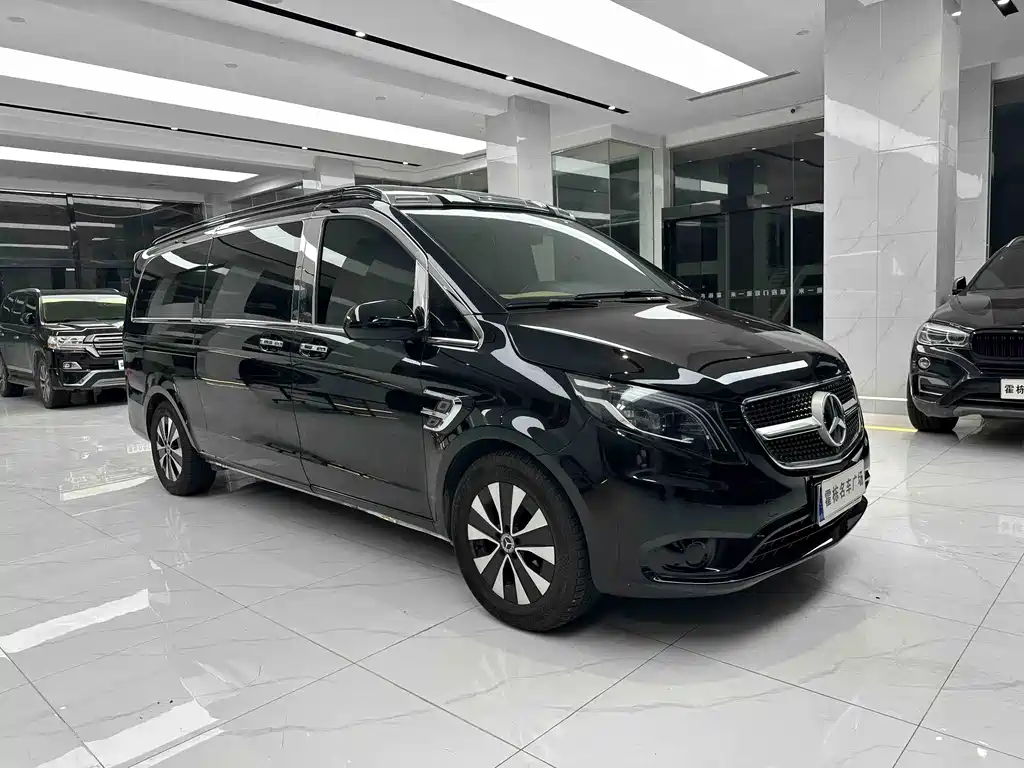 Mercedes-Benz Vito 2024 — фото 3