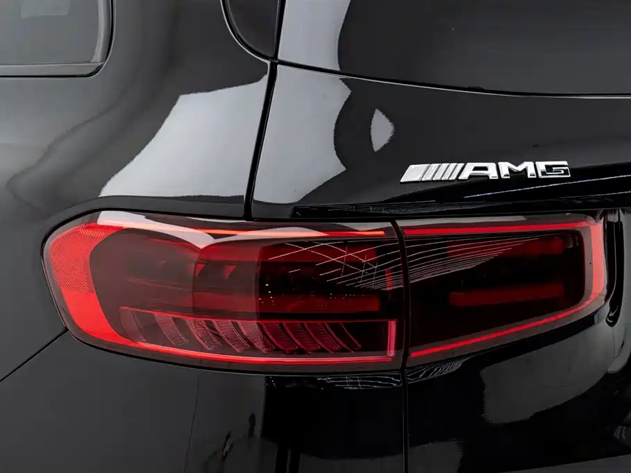 Mercedes-Benz GLB AMG 2024 — фото 11