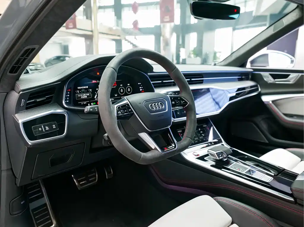 Audi RS 6 2021 — фото 10