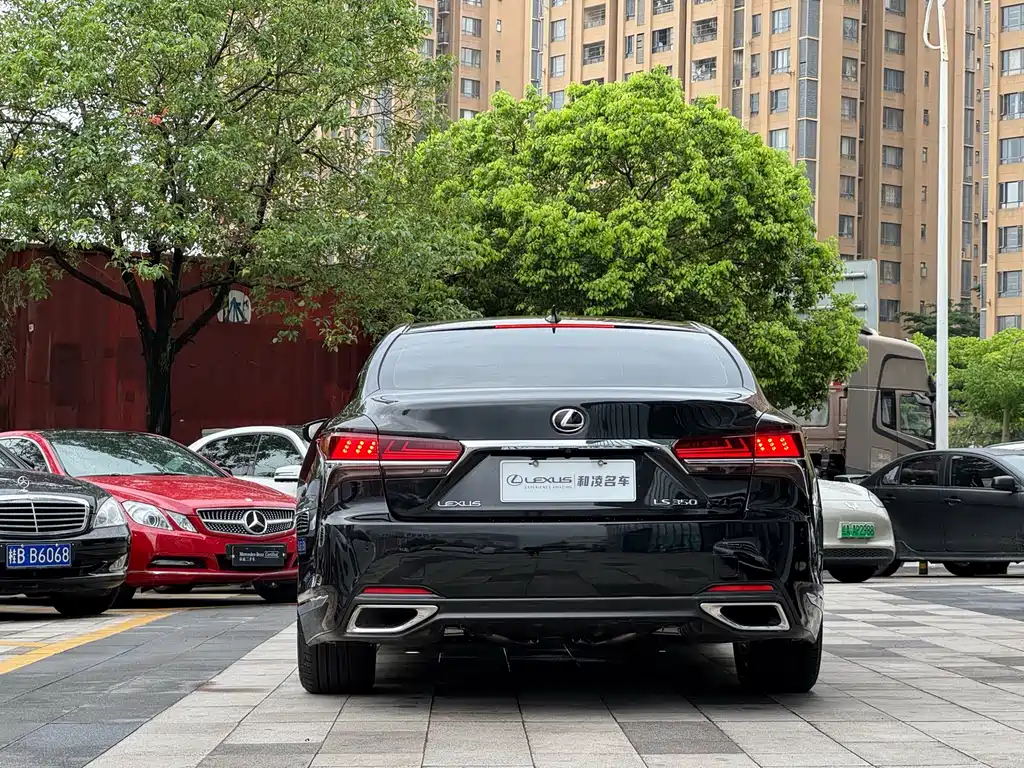 Lexus LS 2019