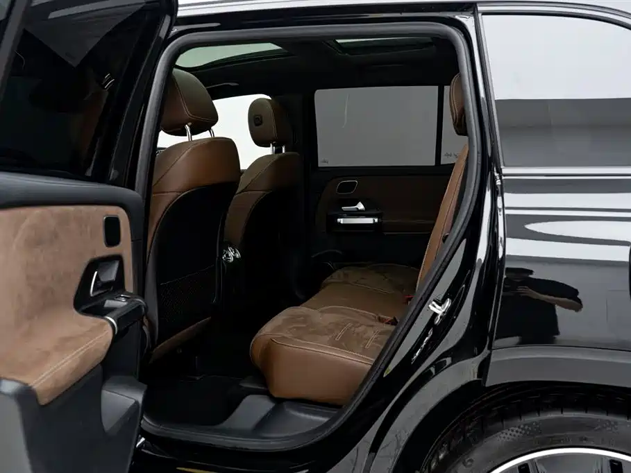 Mercedes-Benz GLB AMG 2024 — фото 19
