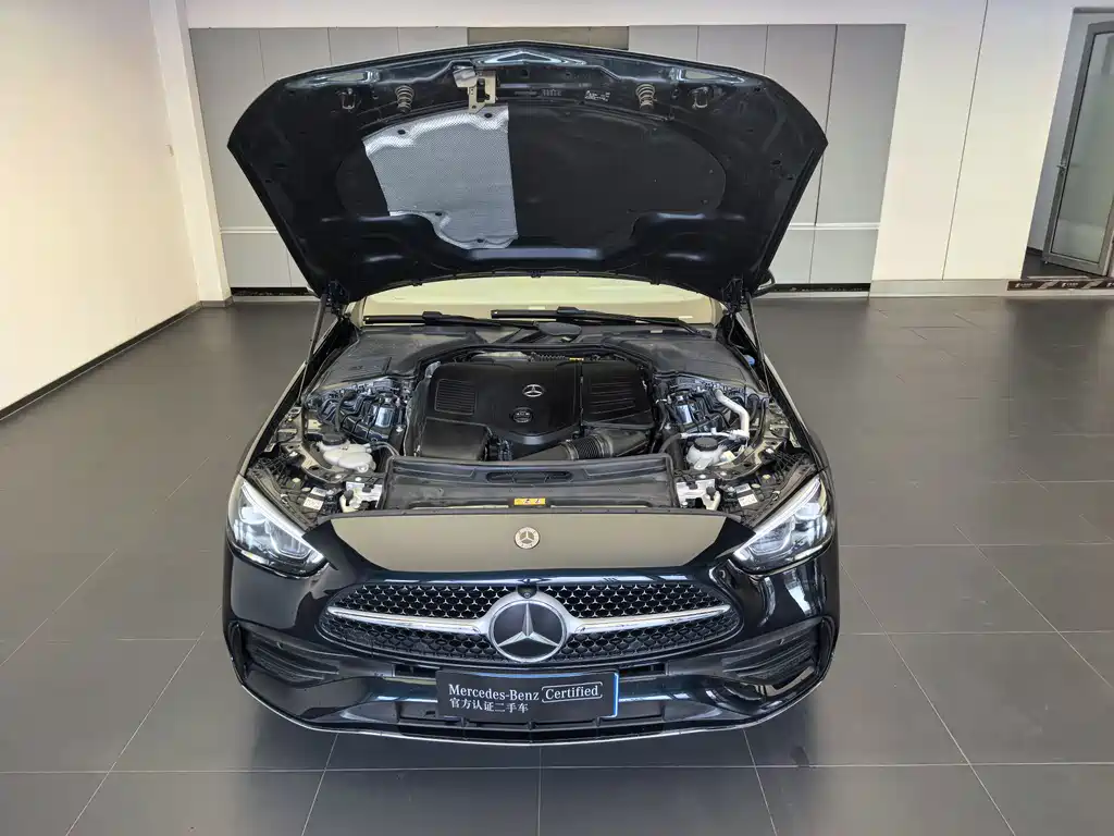 Mercedes-Benz C-Class 2025 — фото 3