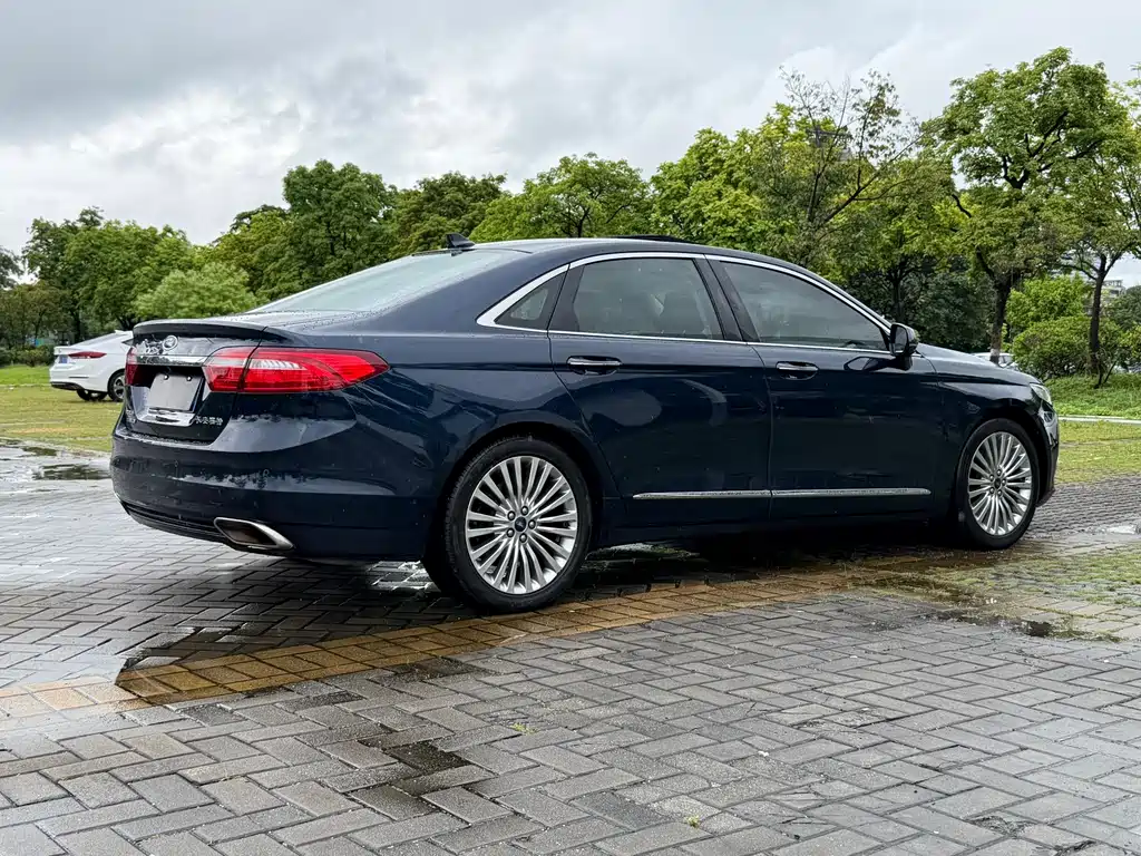 Ford Taurus 2018 — фото 16