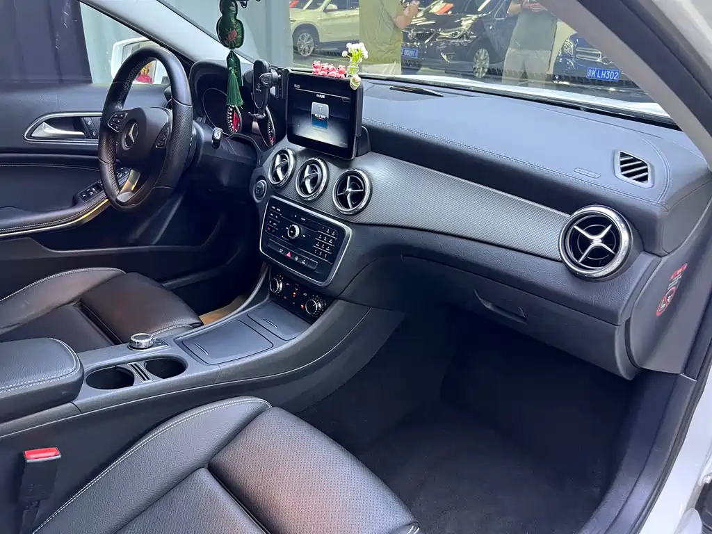 Mercedes-Benz GLA 2017 — фото 12
