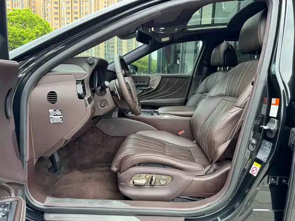 Lexus LS 2019