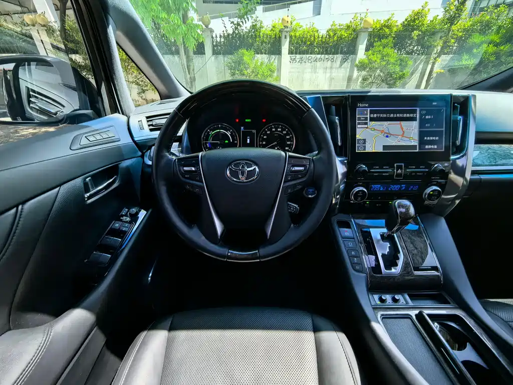 Toyota Alphard 2021 — фото 16
