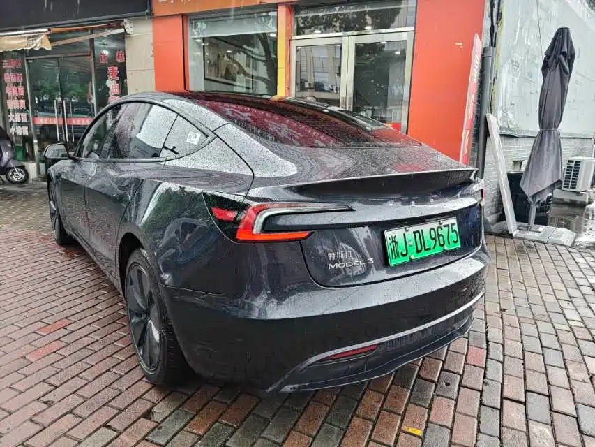 Tesla Model 3 2025 — фото 2