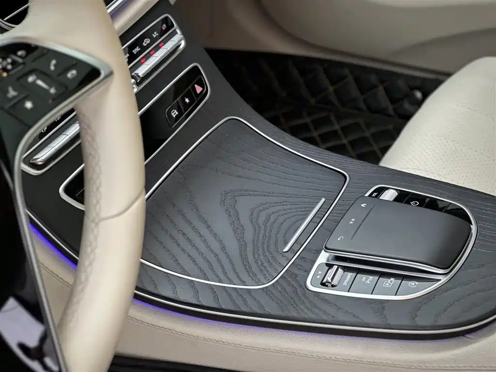 Mercedes-Benz E-Class 2021 — фото 11