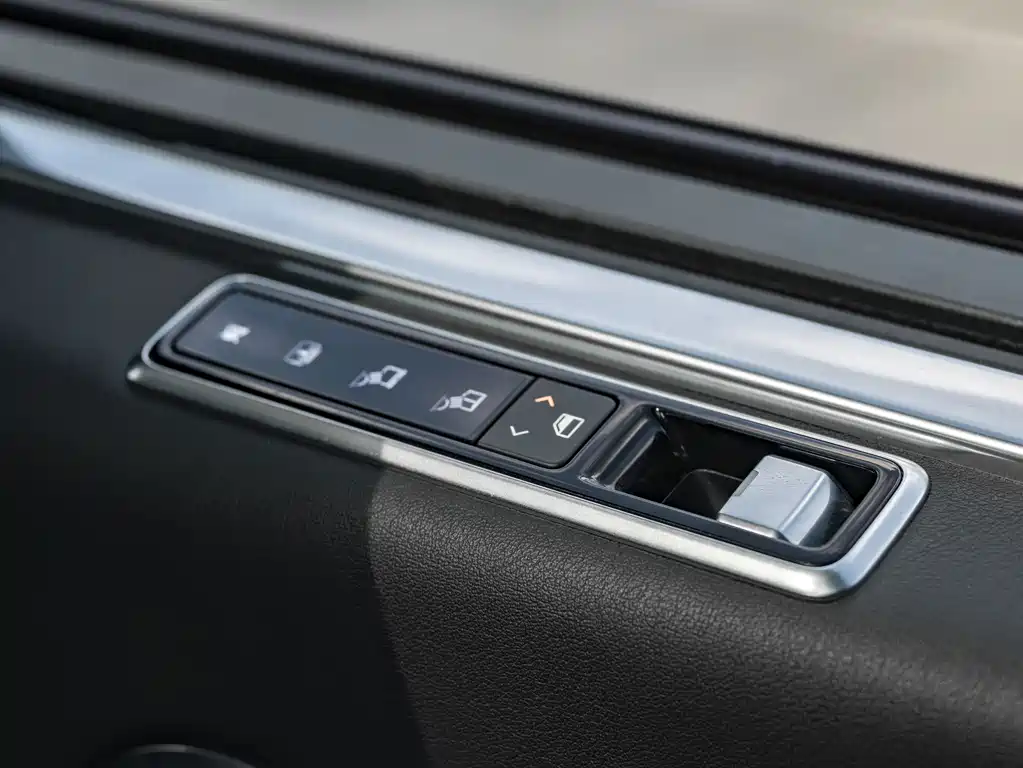 Land Rover Range Rover 2022 — фото 21