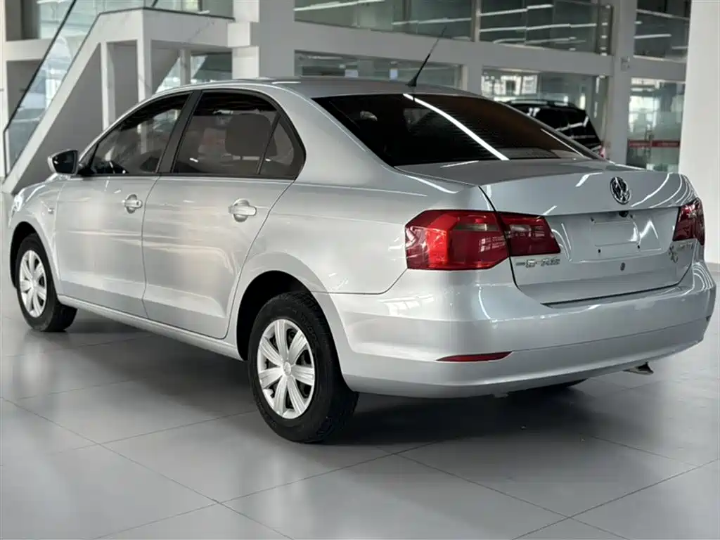 Volkswagen Jetta 2015 — фото 25