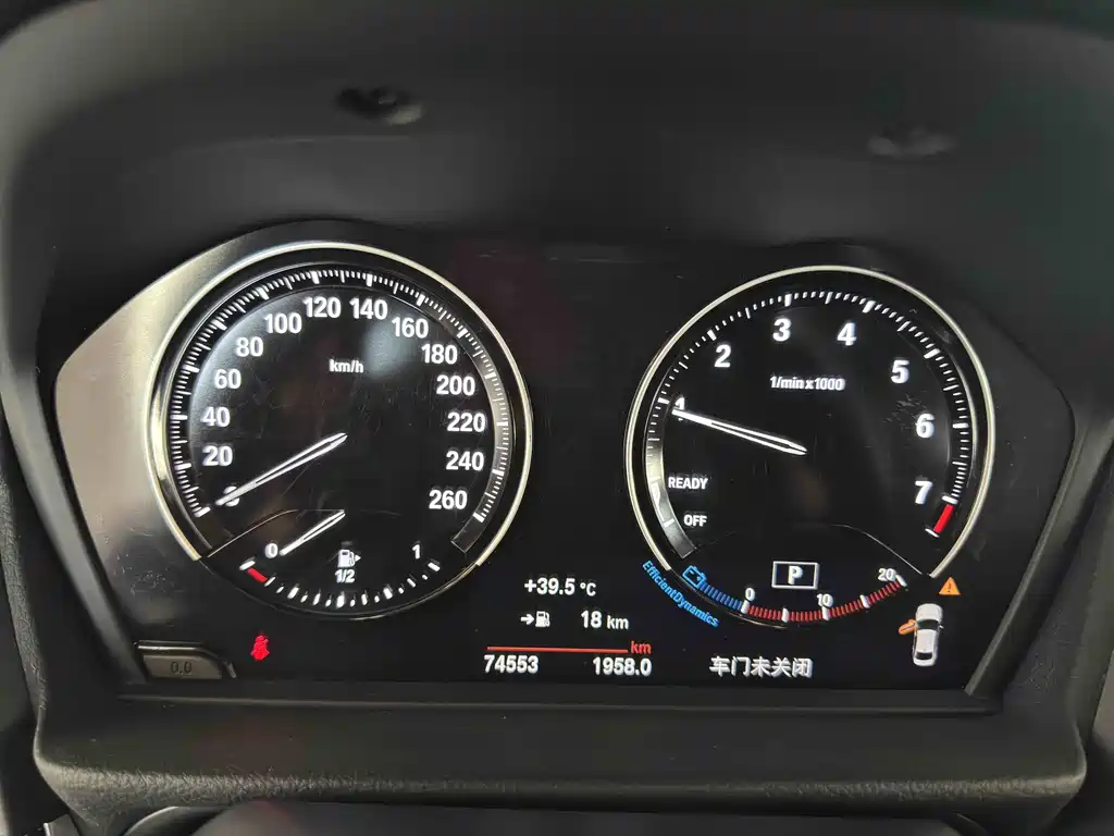 BMW 1 Series 2019 — фото 15
