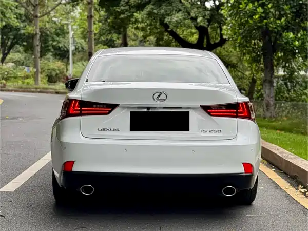 Lexus IS 2013