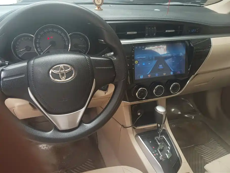 Toyota Corolla 2015 — фото 12