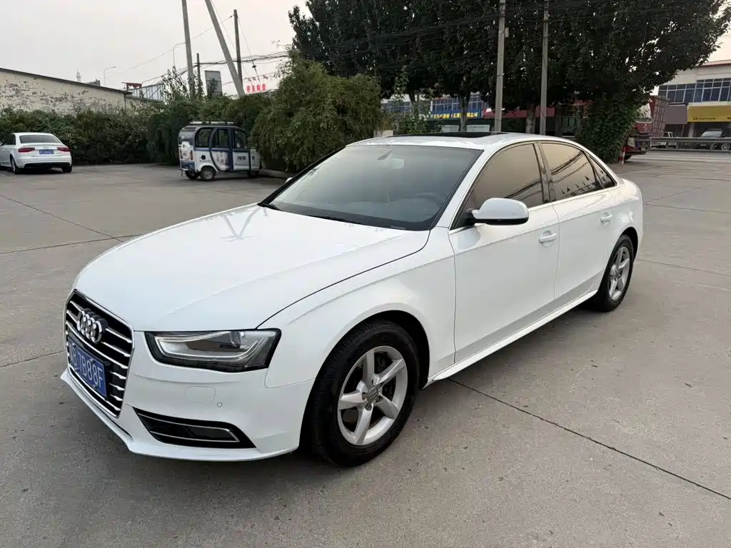 Audi A4L 2015 — фото 1