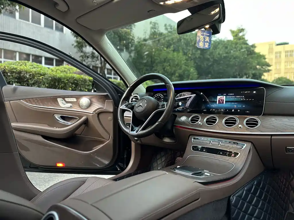 Mercedes-Benz E-Class 2020 — фото 8