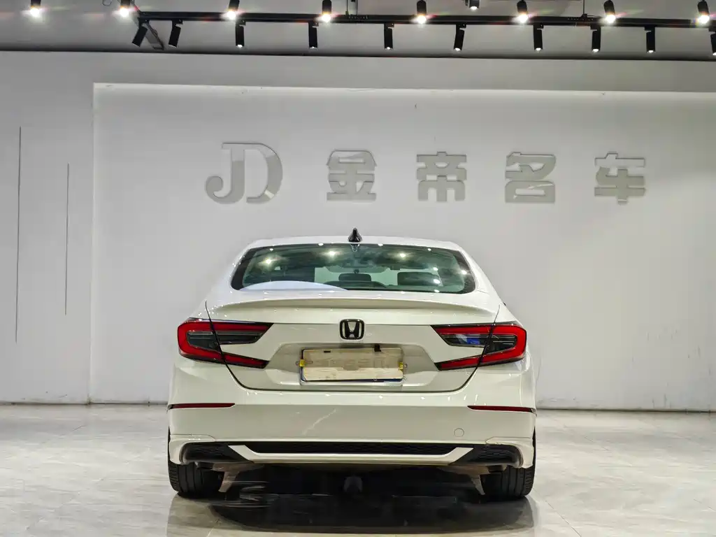 Honda Accord 2022 — фото 8