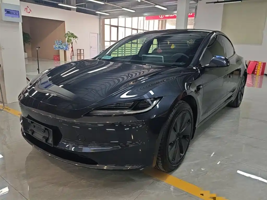 Tesla Model 3 2025 — фото 2