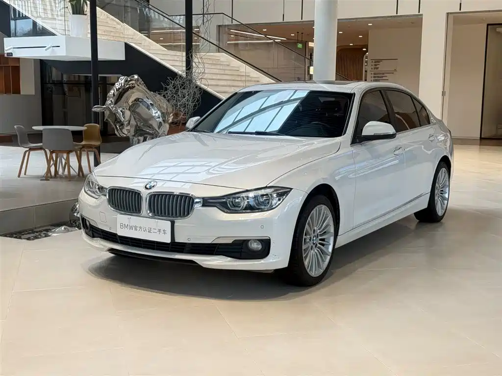 BMW 3 Series 2018 — фото 1