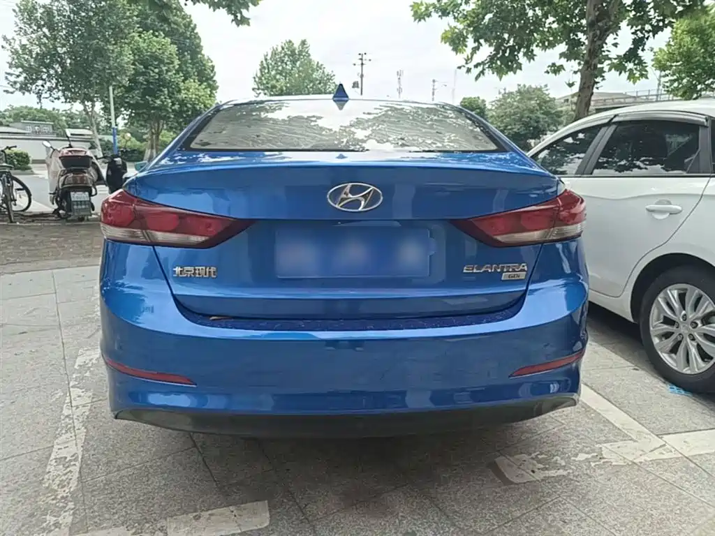 Hyundai Elantra 2018 — фото 6