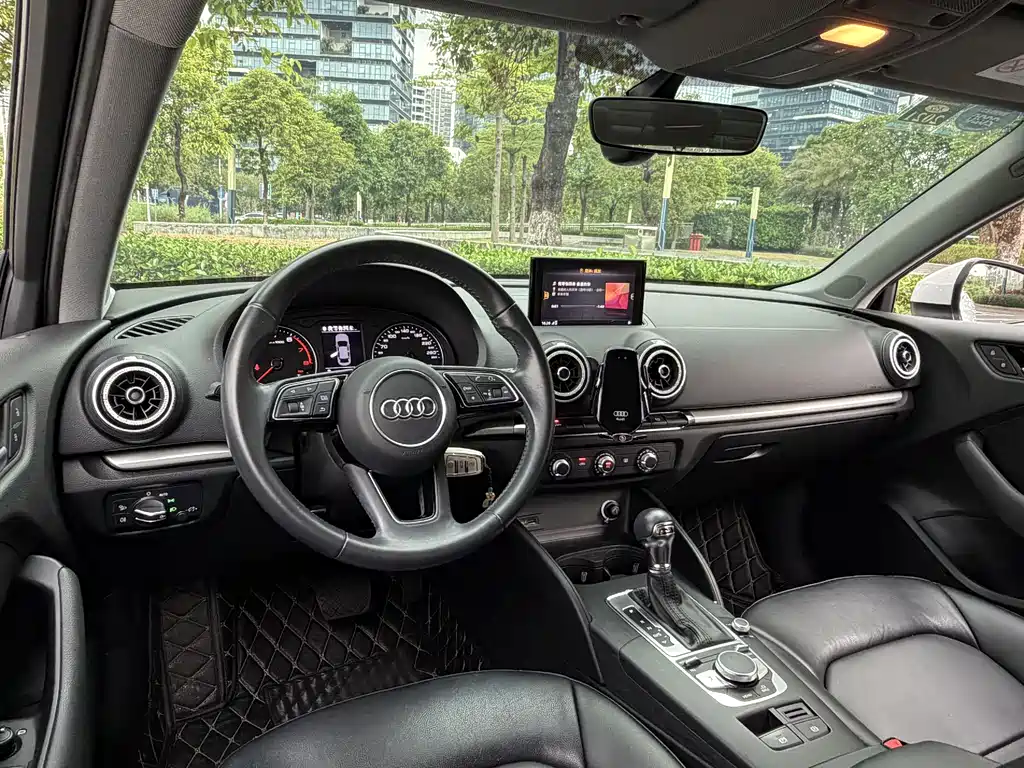 Audi A3 2019 — фото 14