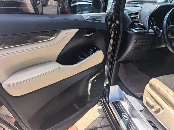 Toyota Vellfire 2021