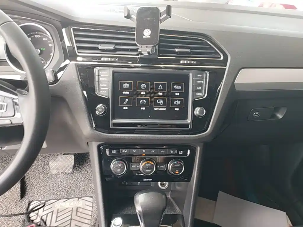 Volkswagen Tiguan L 2018 — фото 13