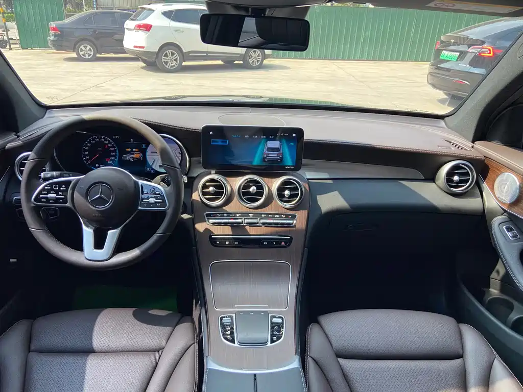 Mercedes-Benz GLC 2020 — фото 11