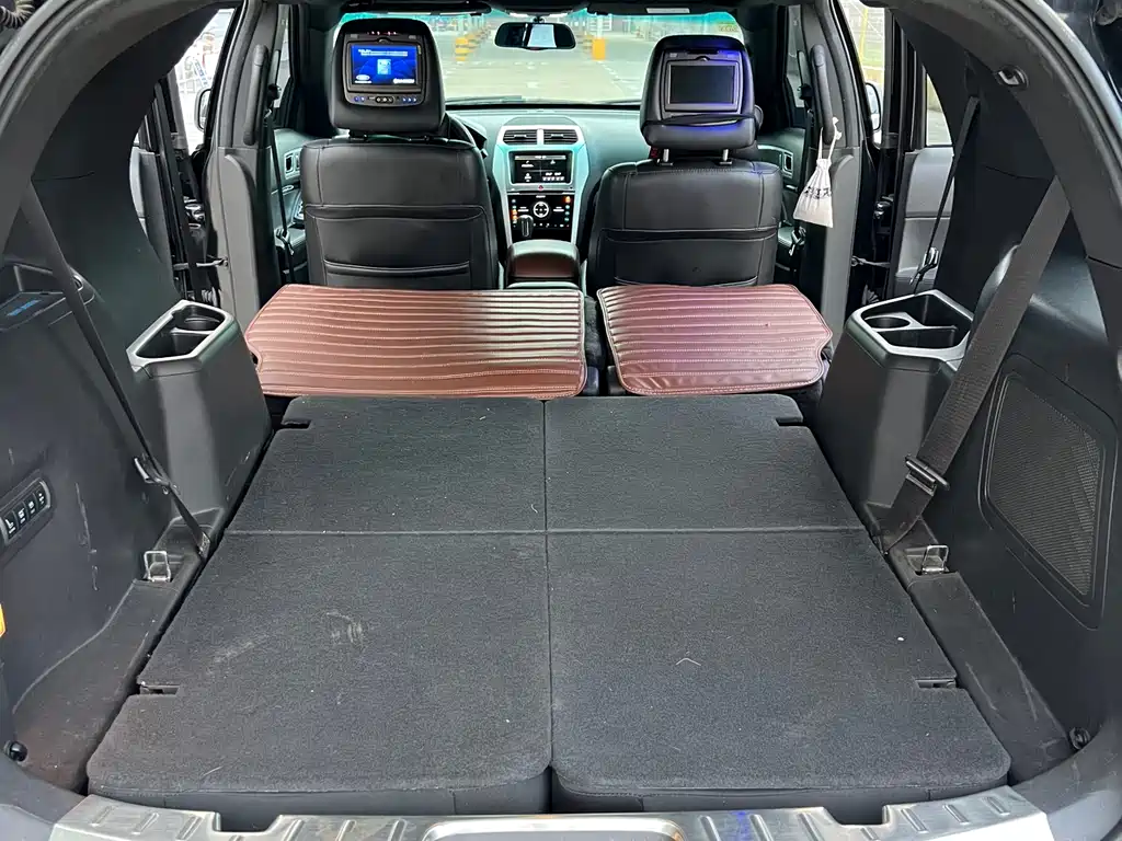 Ford Explorer 2015 — фото 14
