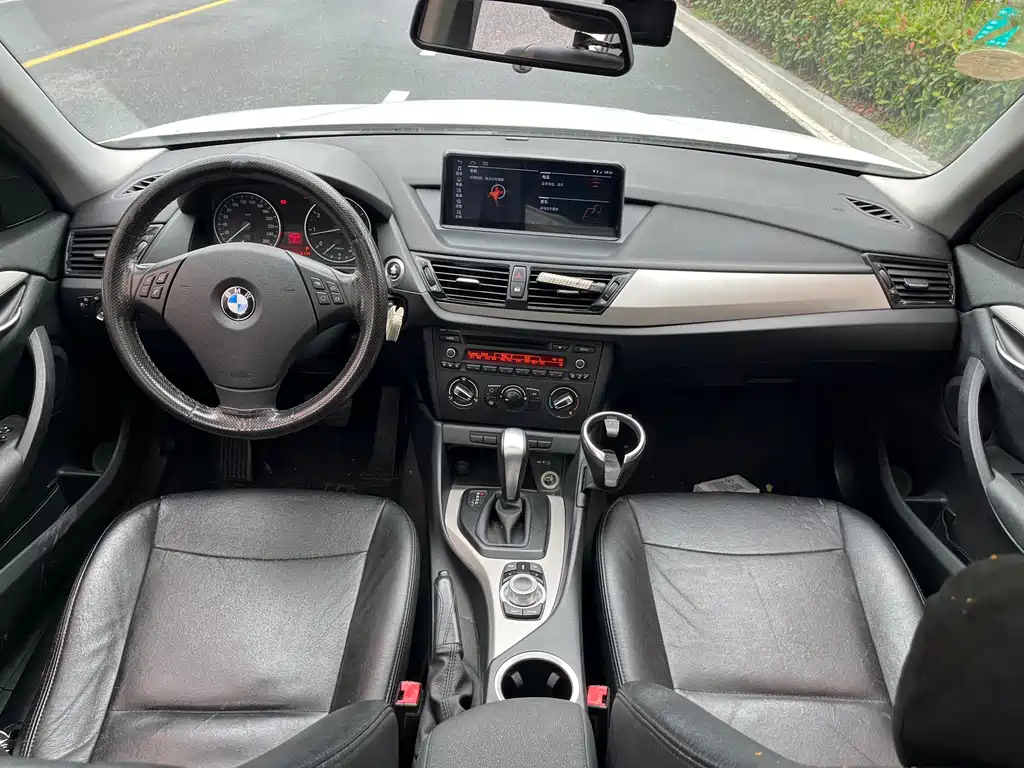 BMW X1 2013 — фото 14