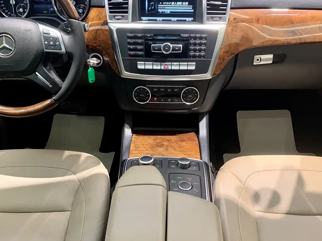 Mercedes-Benz M-Class 2015 — фото 11