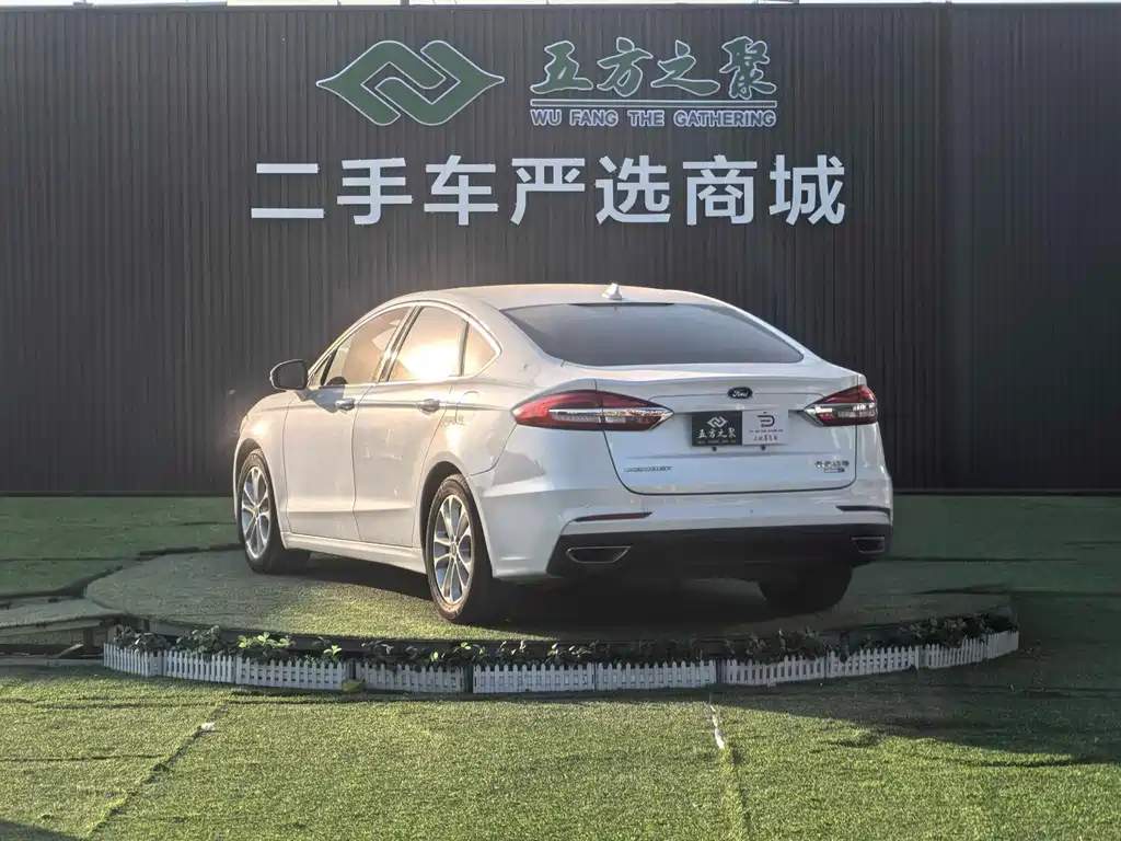 Ford Mondeo 2021 — фото 19