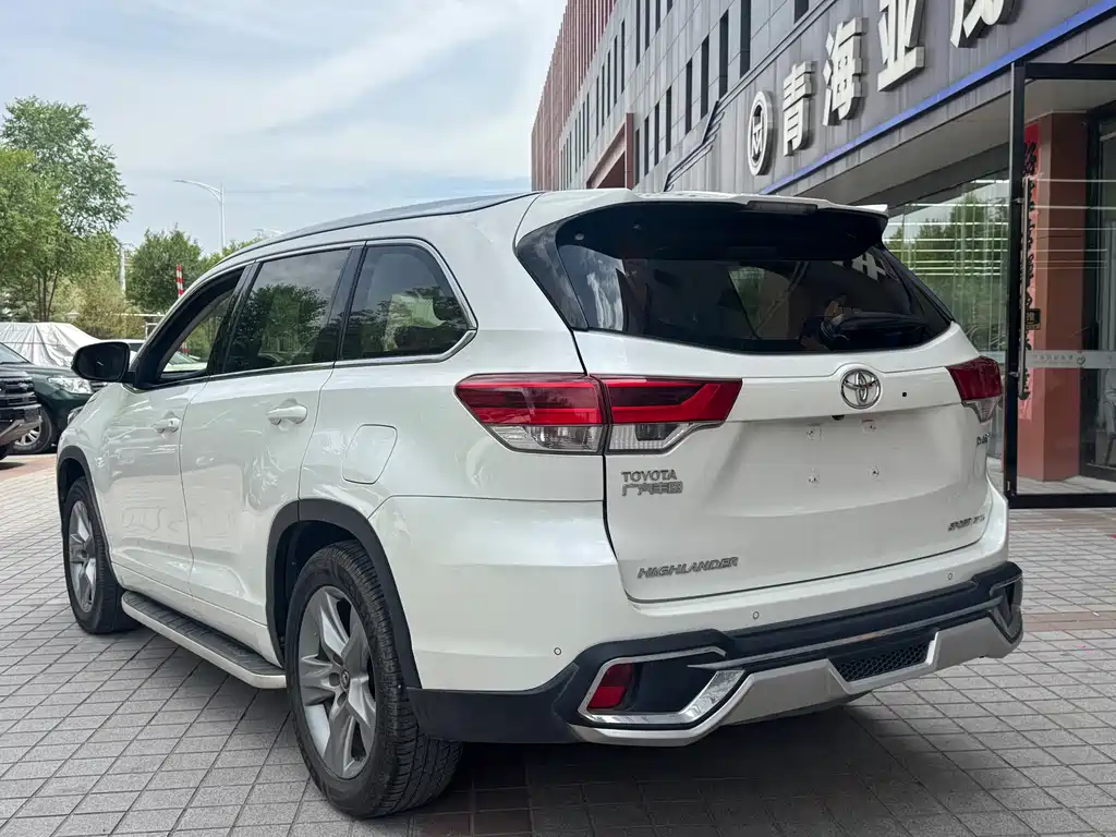 Toyota Highlander 2018 — фото 16