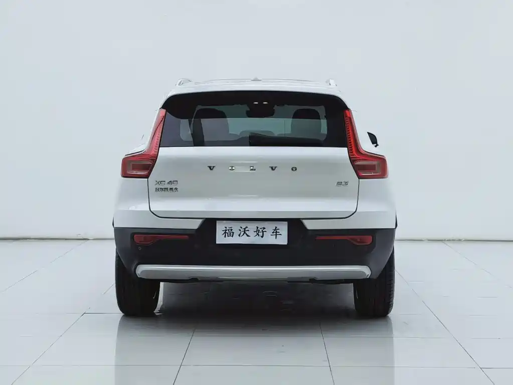 Volvo XC40 2023 — фото 32
