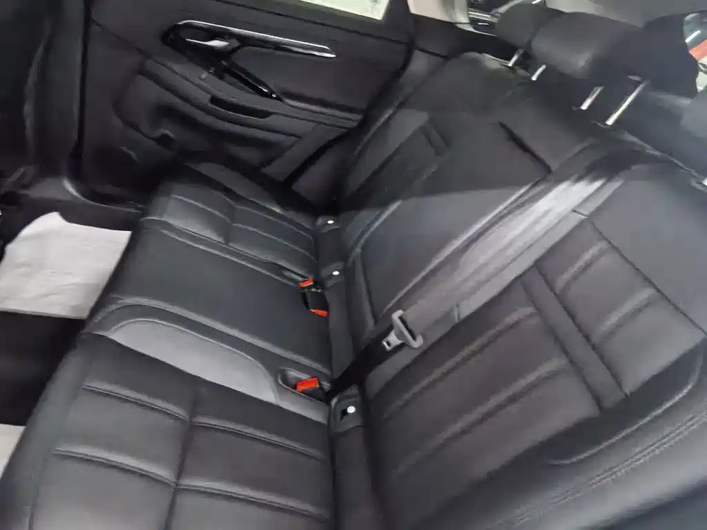 Land Rover Evoque 2023 — фото 8