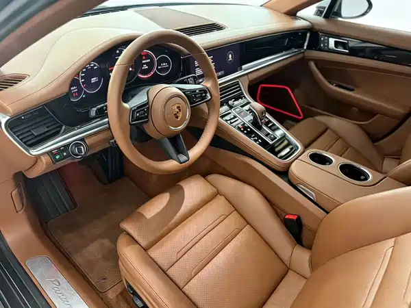 Porsche Panamera 2023