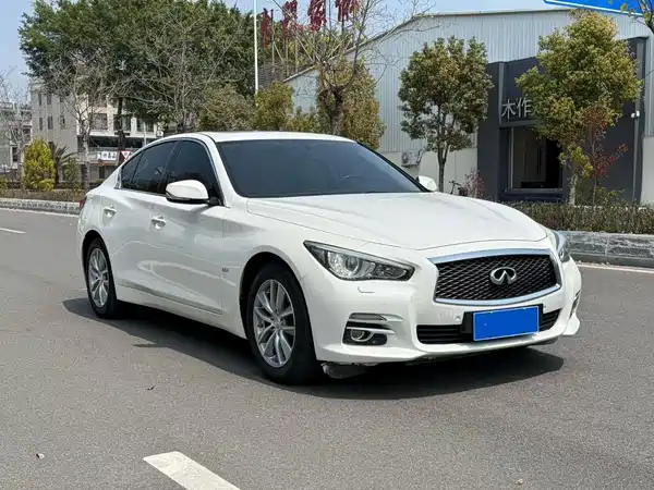 Infiniti Q50 2014
