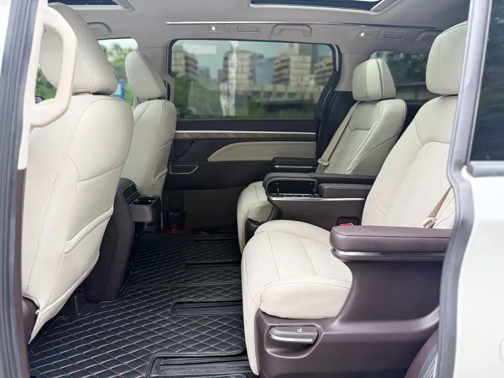 GAC Motor Trumpchi M8 2021 — фото 11