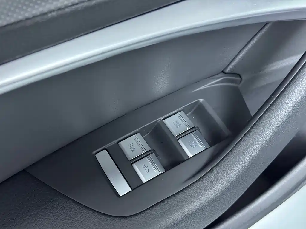 Audi A6L 2023 — фото 15