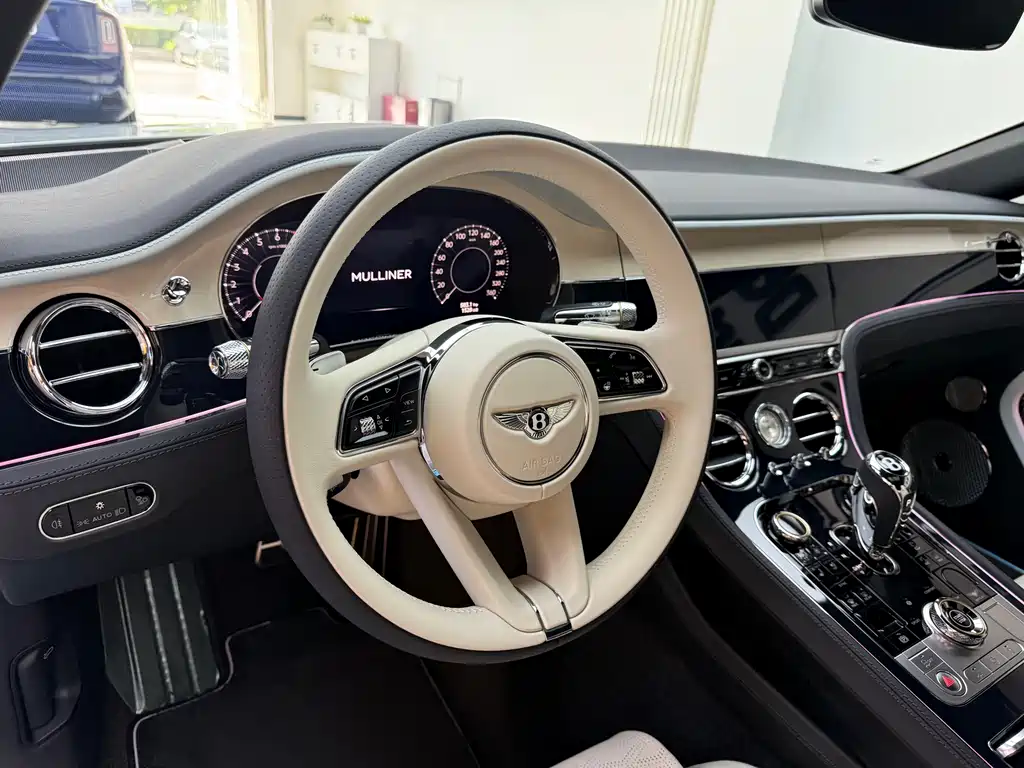 Bentley Continental PHEV 2025 — фото 18