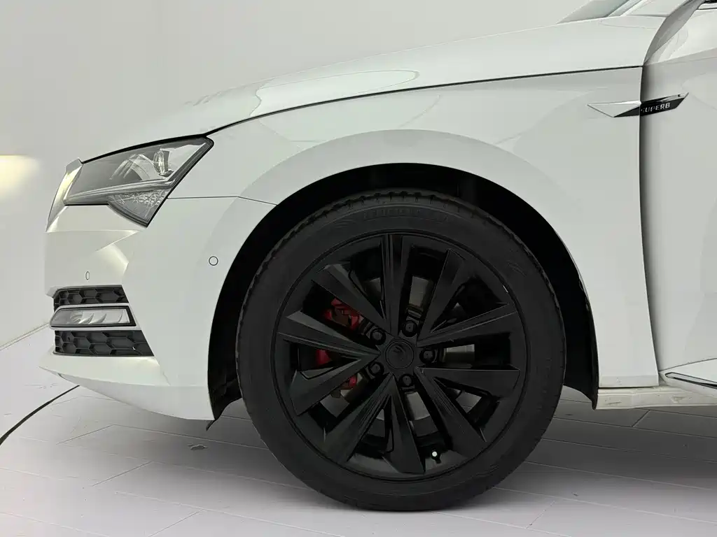 Skoda Superb 2023 — фото 21