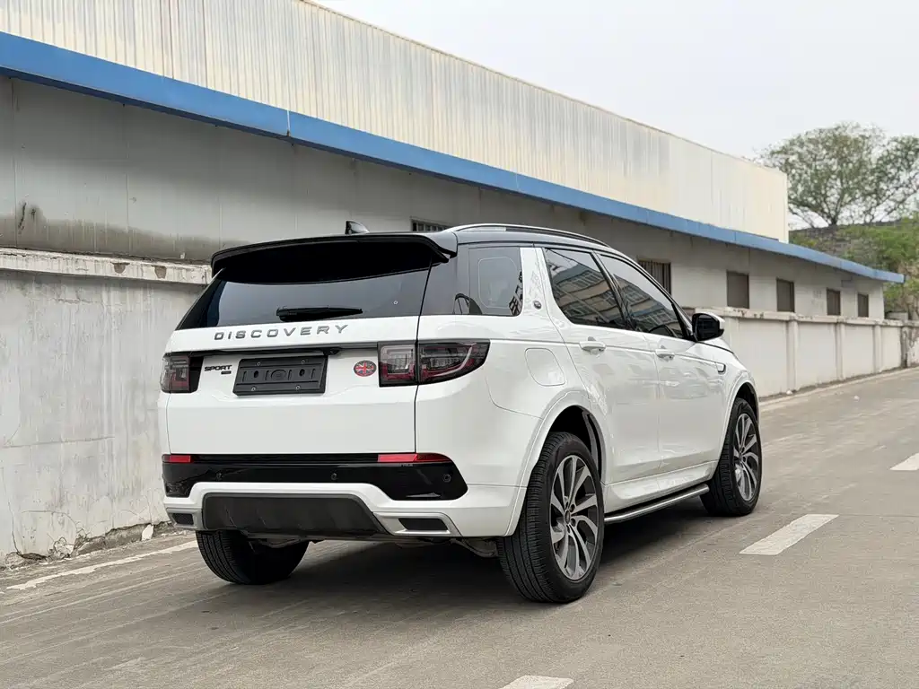 Land Rover Discovery Sport 2023 — фото 9
