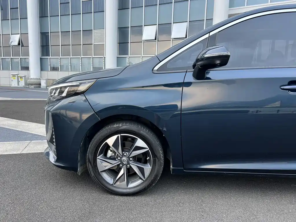 GAC Motor Trumpchi M6 2023 — фото 8
