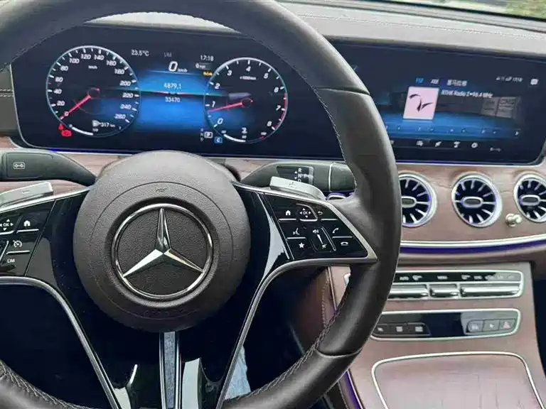 Mercedes-Benz E-Class 2023 — фото 6