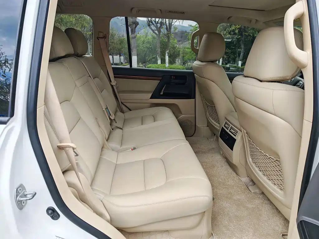 Toyota Land Cruiser 2017 — фото 13
