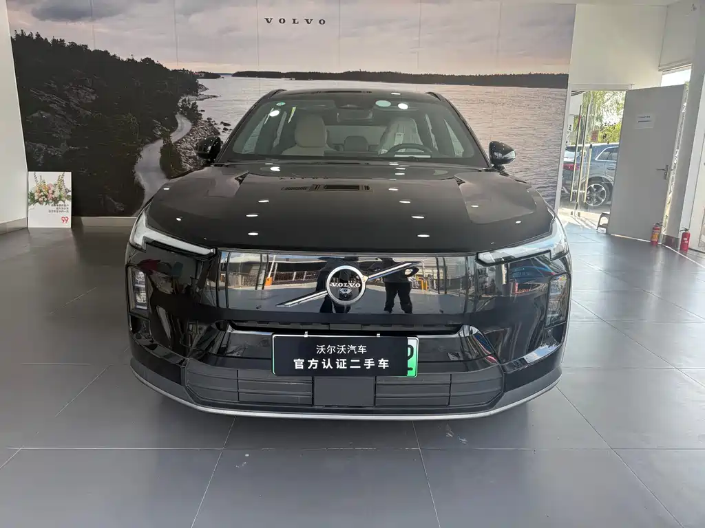 Volvo XC70 Plug-In Hybrid 2026 — фото 3